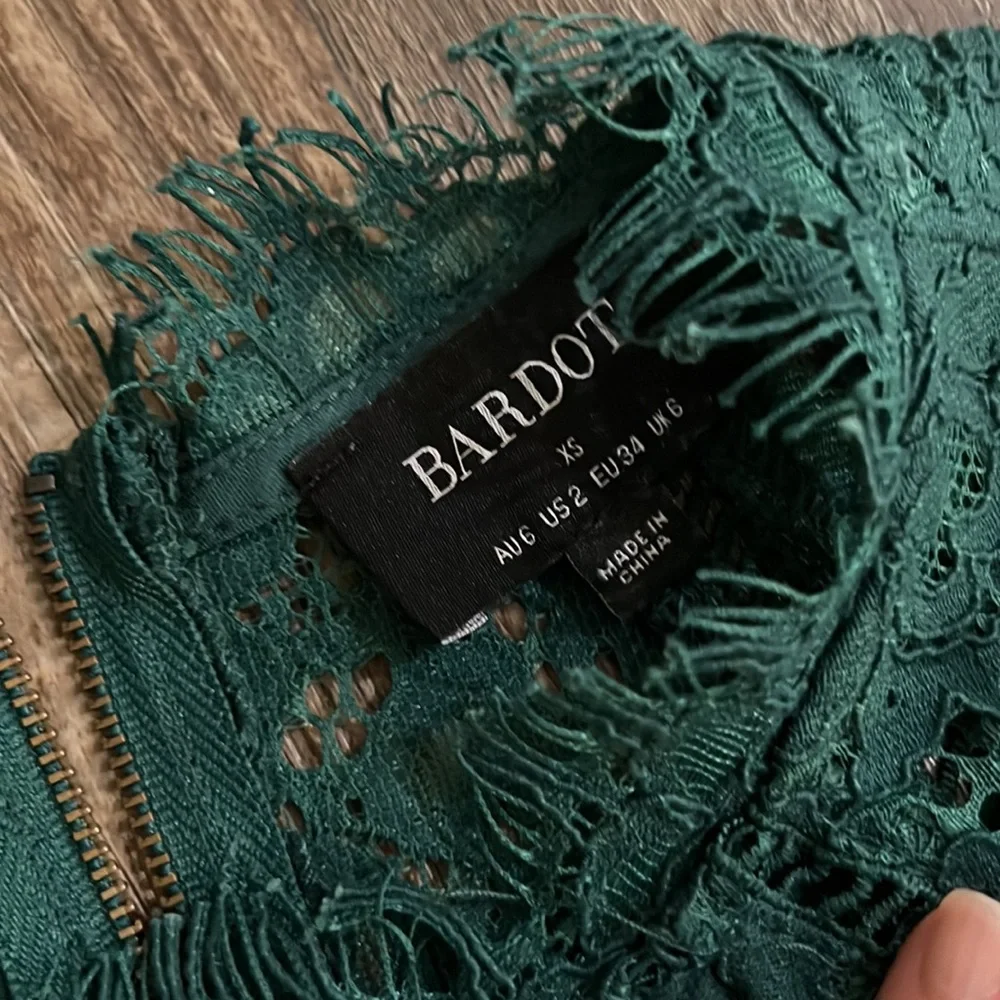 Bardot Lace Sheath Dress - Picture 7 of 10